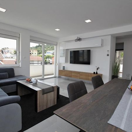 Apartmani Ive Трогир Экстерьер фото